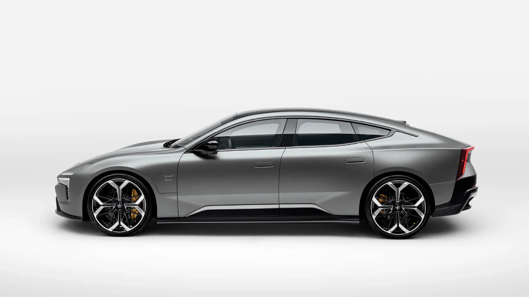 Drugačna lepota – Polestar 5: Švedski električni grand tourer, ki hoče biti Taycanov najhujši tekmec