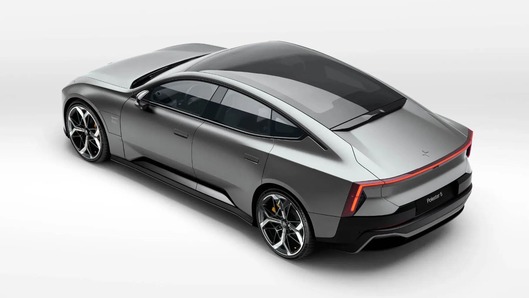 Drugačna lepota – Polestar 5: Švedski električni grand tourer, ki hoče biti Taycanov najhujši tekmec