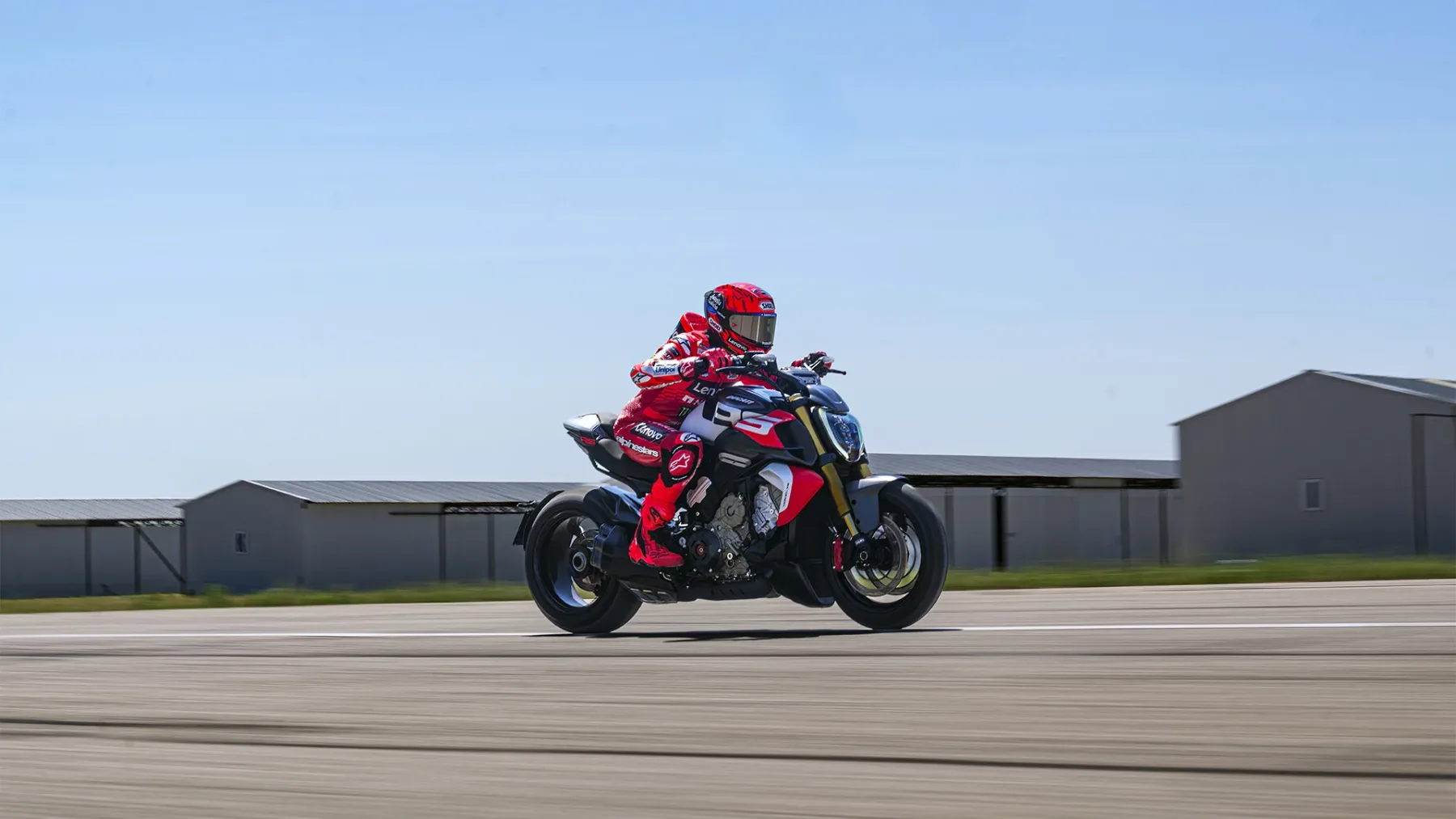 Ducati Diavel V4 RS in Multistrada V4 RS 2026: Ko asfalt postane tvoj oder