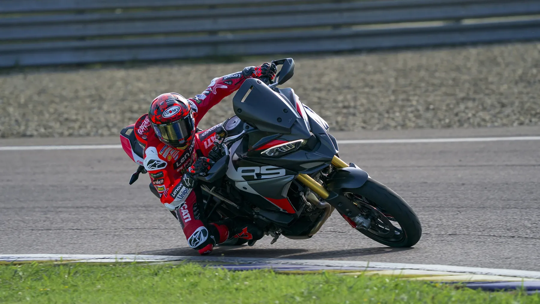 Ducati Diavel V4 RS in Multistrada V4 RS 2026: Ko asfalt postane tvoj oder