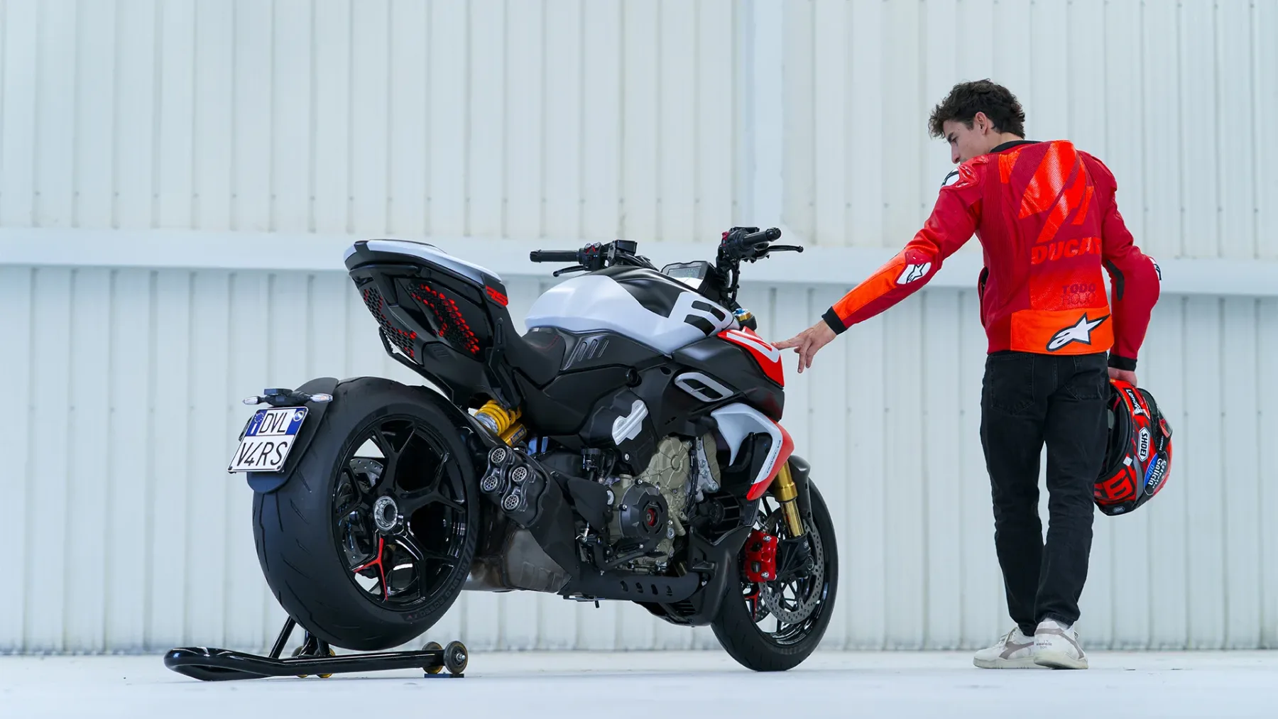 Ducati Diavel V4 RS in Multistrada V4 RS 2026: Ko asfalt postane tvoj oder
