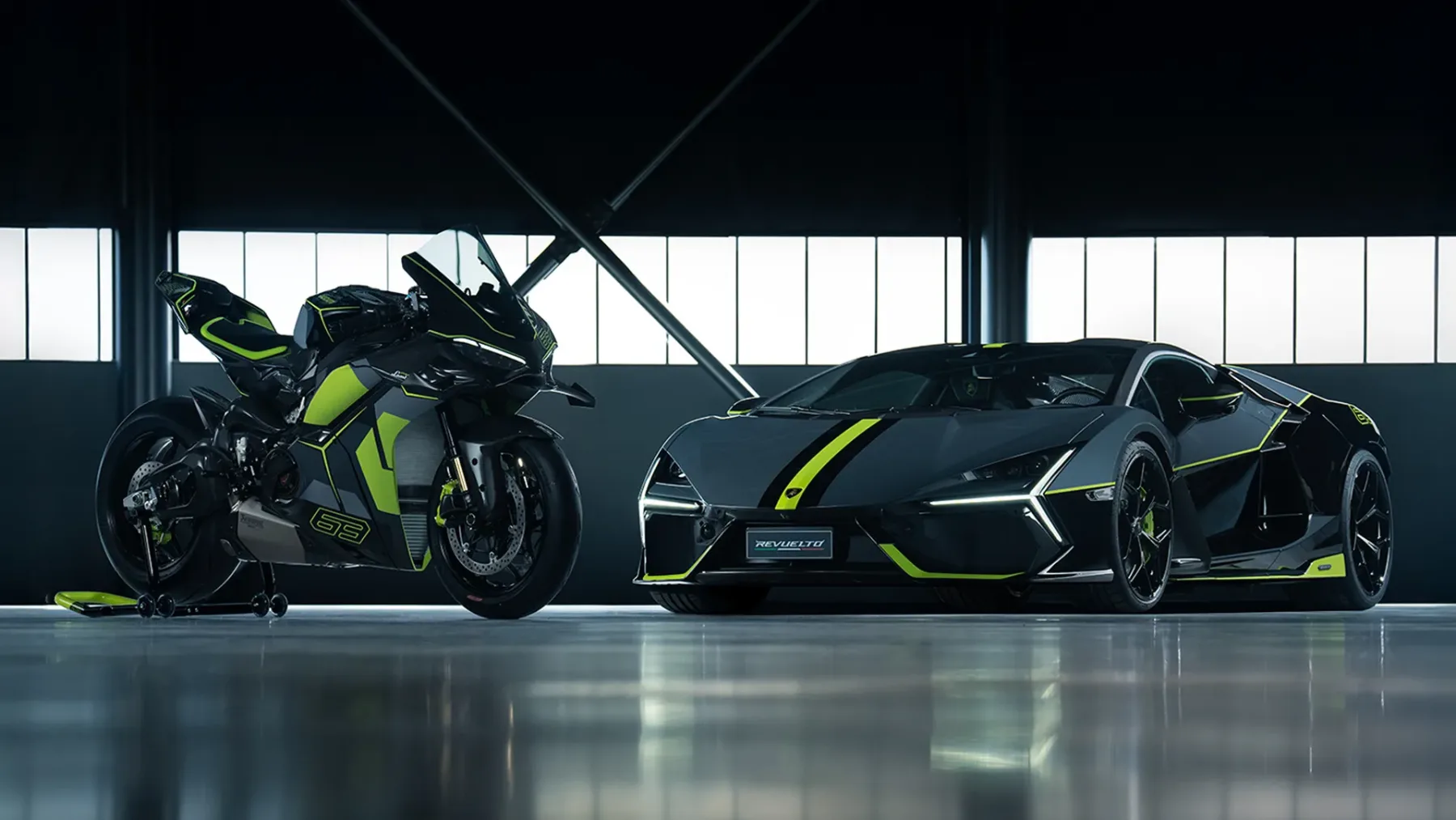 Ducati Panigale V4 Lamborghini – karbonska furija, ki presega meje domišljije