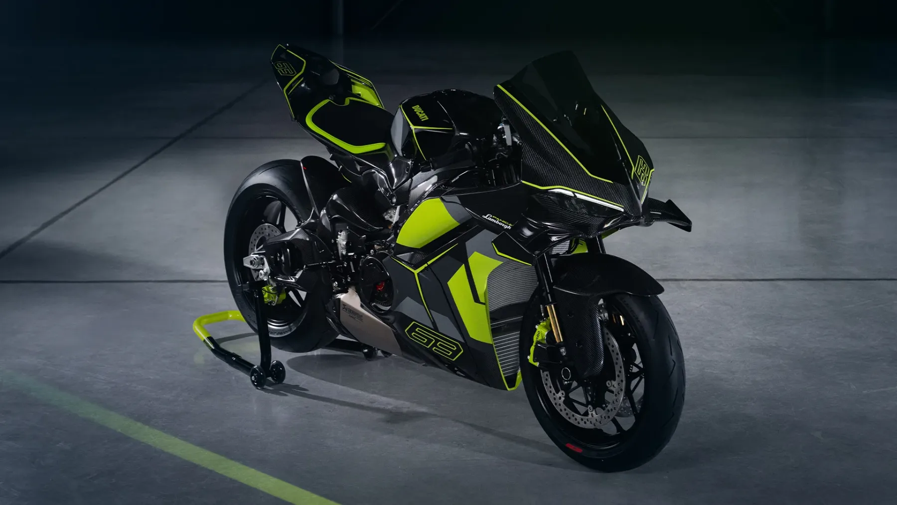 Ducati Panigale V4 Lamborghini – karbonska furija, ki presega meje domišljije