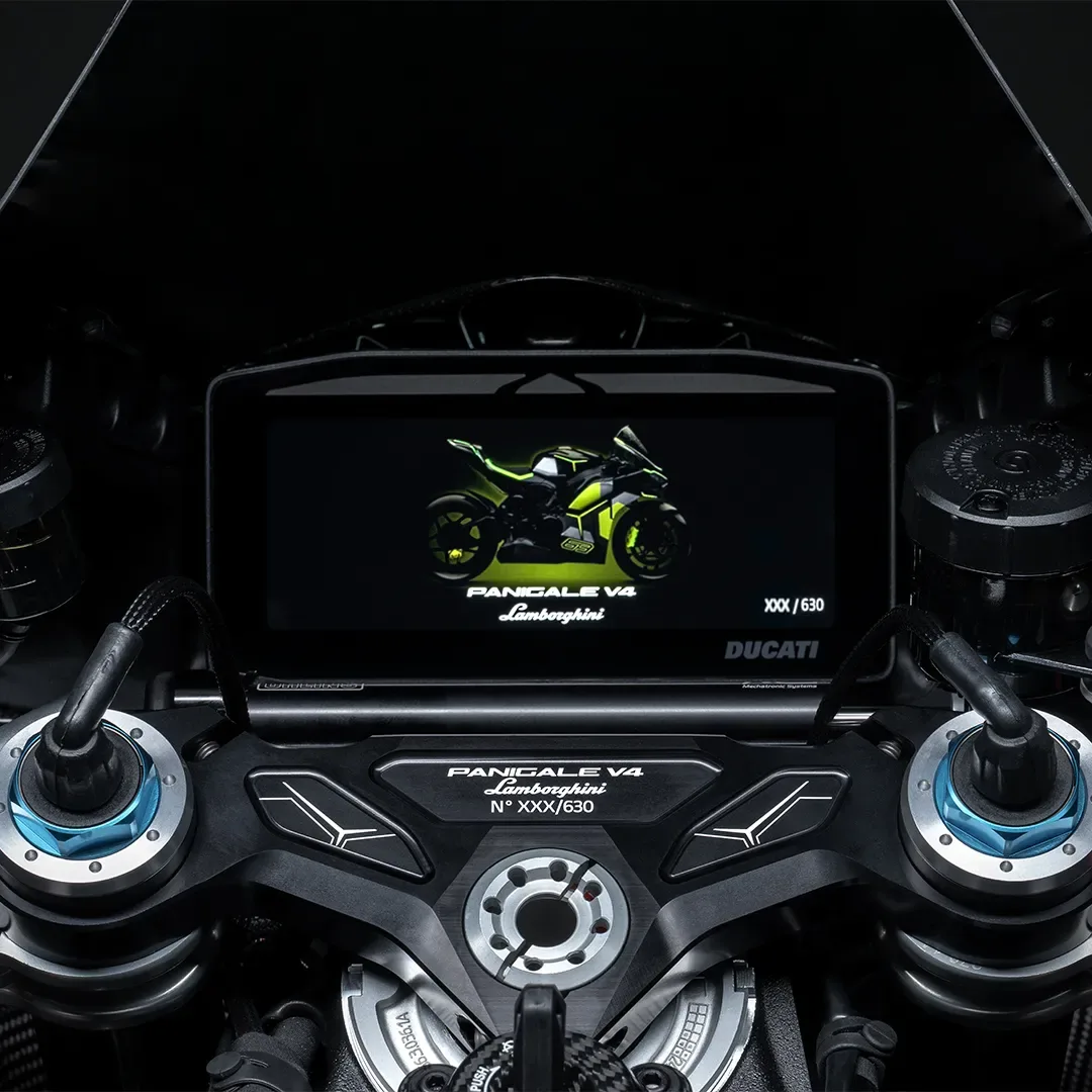 Ducati Panigale V4 Lamborghini – karbonska furija, ki presega meje domišljije