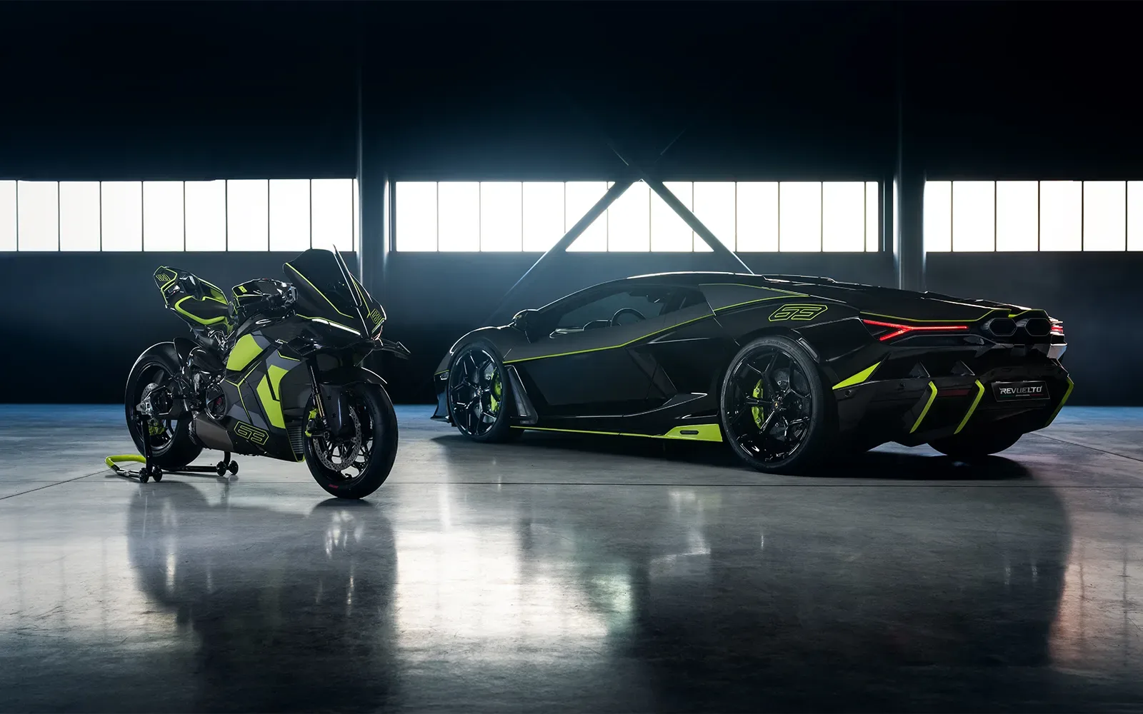 Ducati Panigale V4 Lamborghini – karbonska furija, ki presega meje domišljije