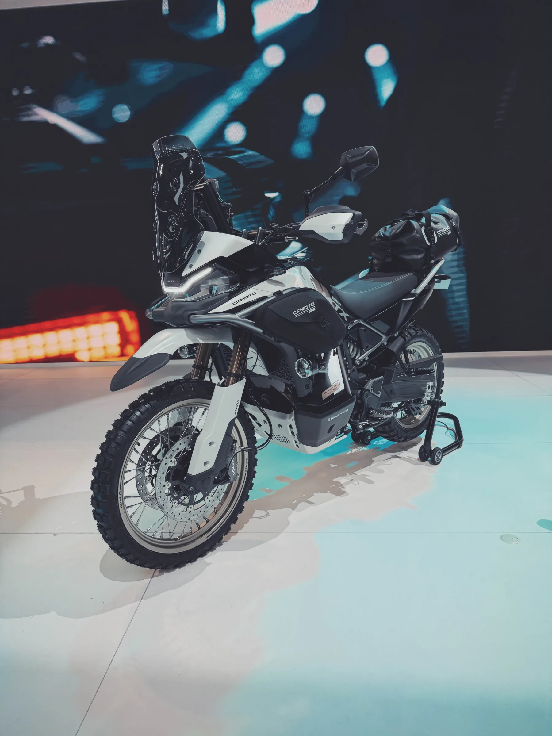 EICMA 2025: Milano znova diha bencin, to je +10 TOP novosti za adrenalin in eleganco