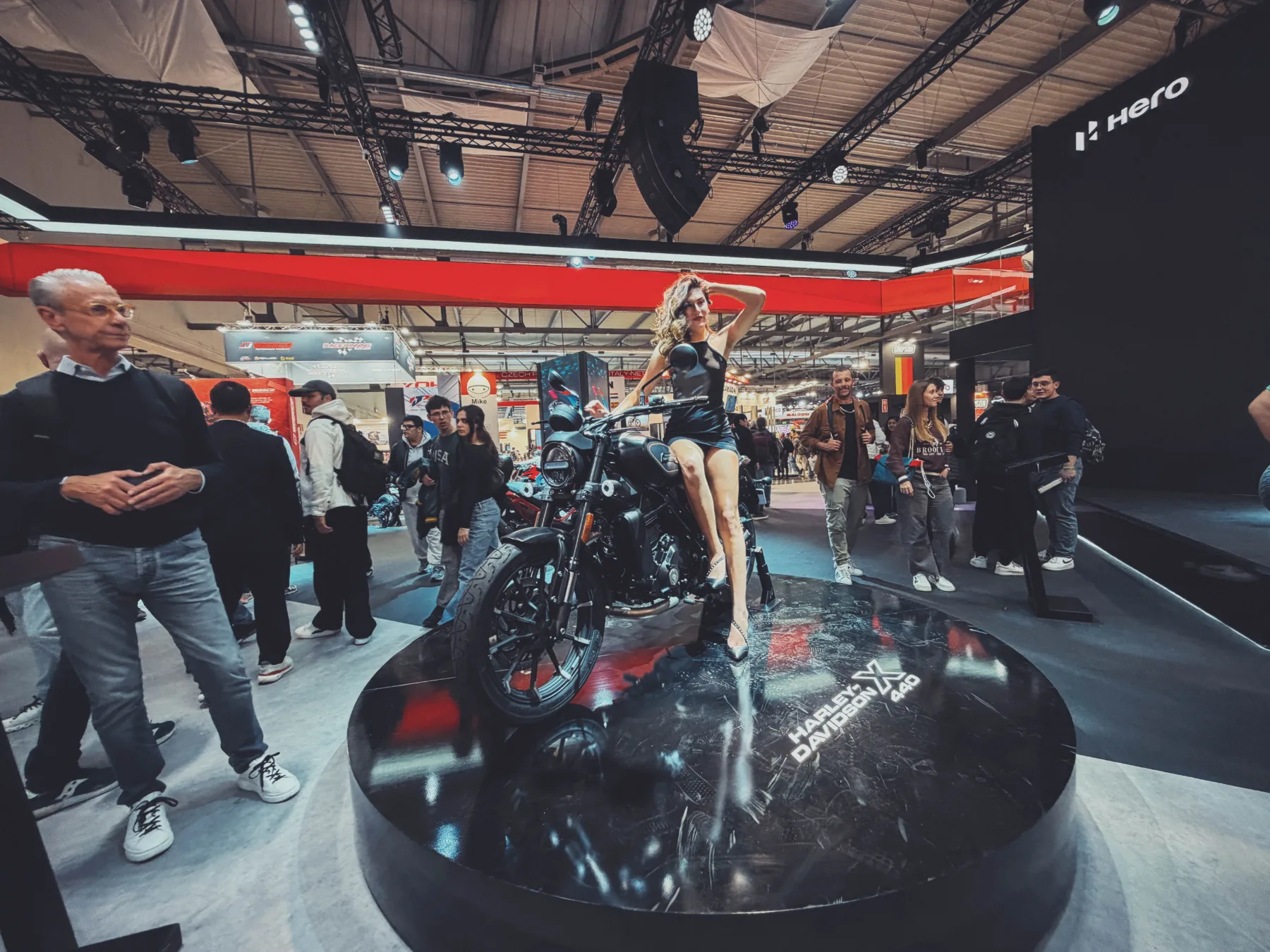 EICMA 2025: Milano znova diha bencin, to je +10 TOP novosti za adrenalin in eleganco