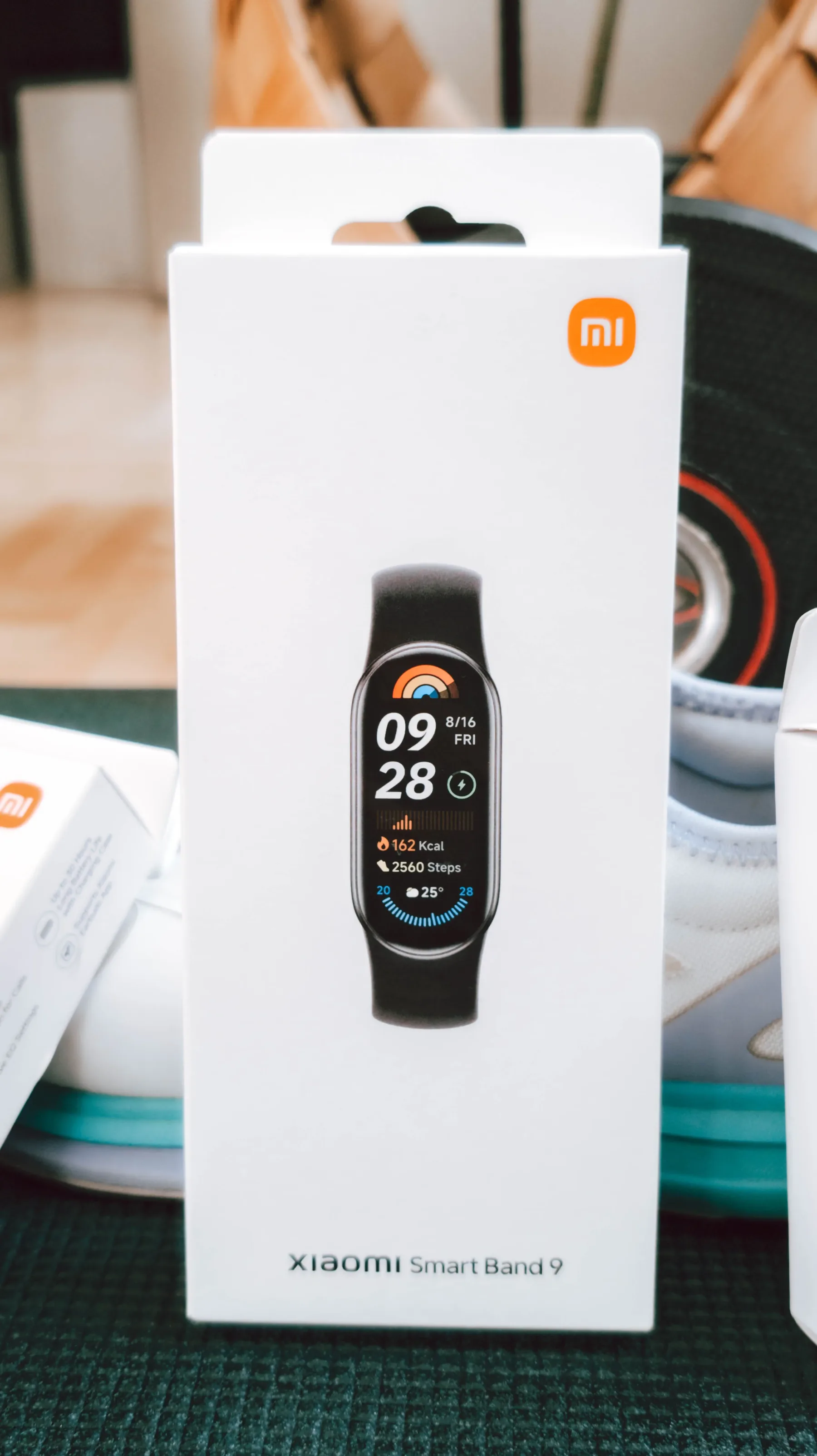 Eleganca tehnologije, ki se zlije s tvojim življenjem: Xiaomi Smart Band 9 in Redmi Buds 6 Active