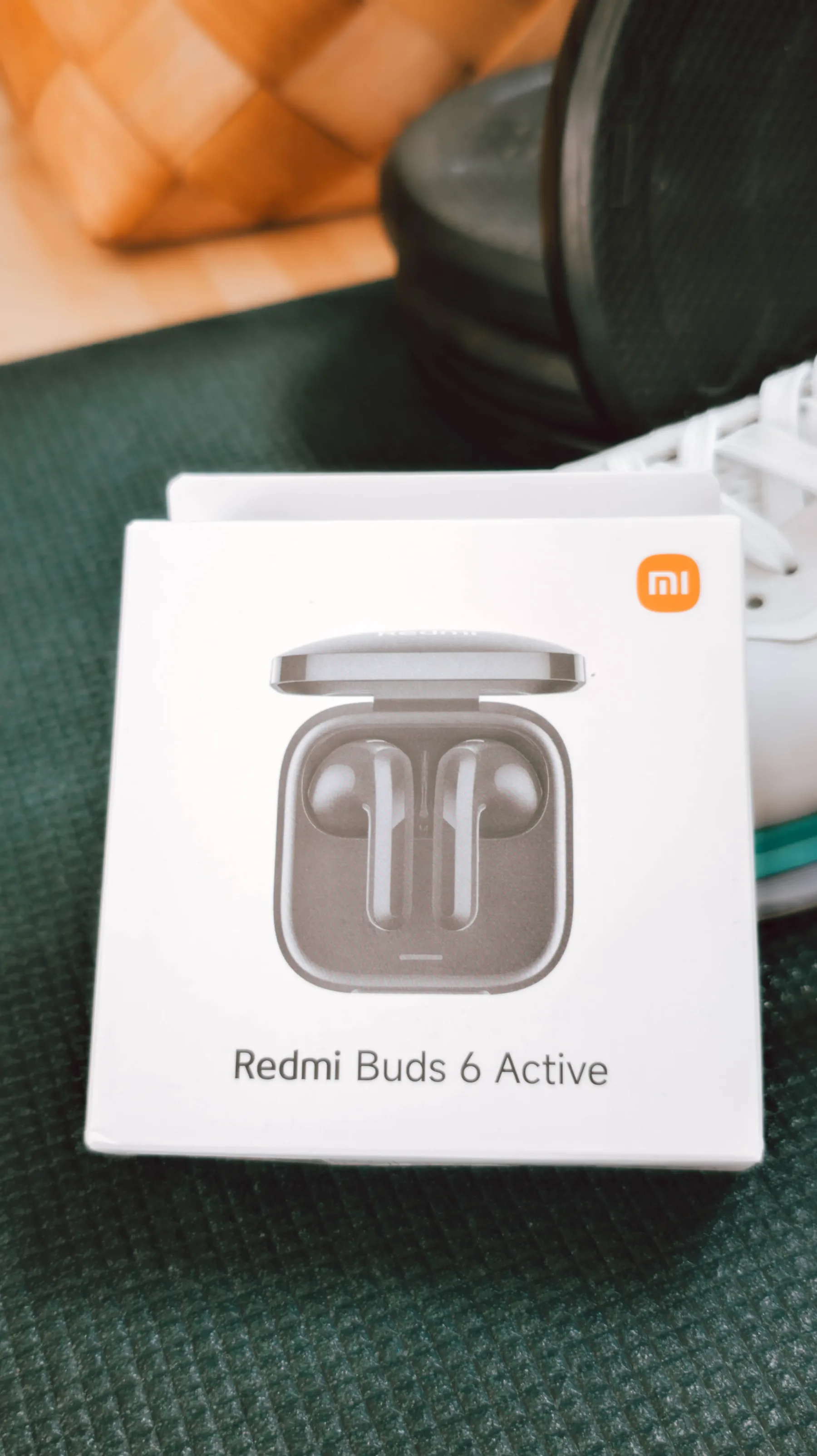 Eleganca tehnologije, ki se zlije s tvojim življenjem: Xiaomi Smart Band 9 in Redmi Buds 6 Active
