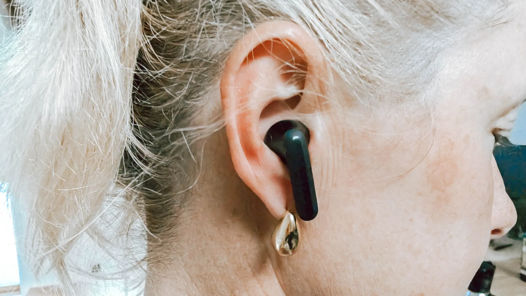 Eleganca tehnologije, ki se zlije s tvojim življenjem: Xiaomi Smart Band 9 in Redmi Buds 6 Active