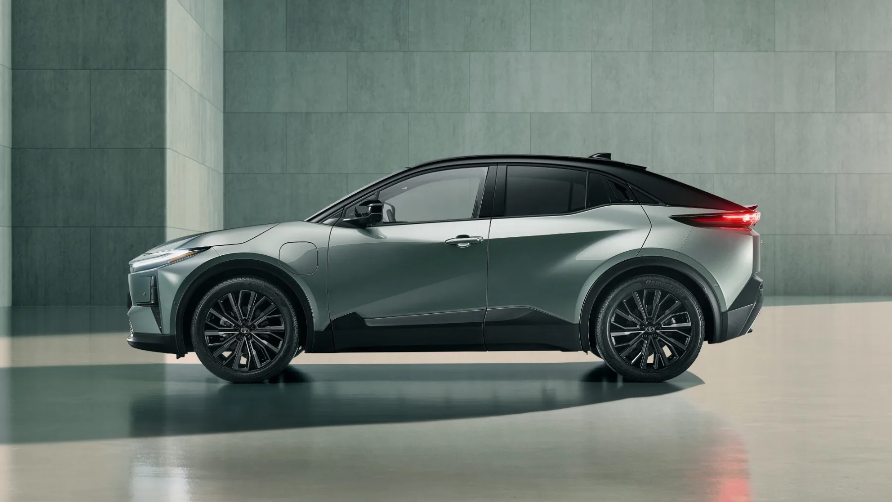 Električna Toyota C-HR+: bo to pravi električni šok za Toyota kupce?