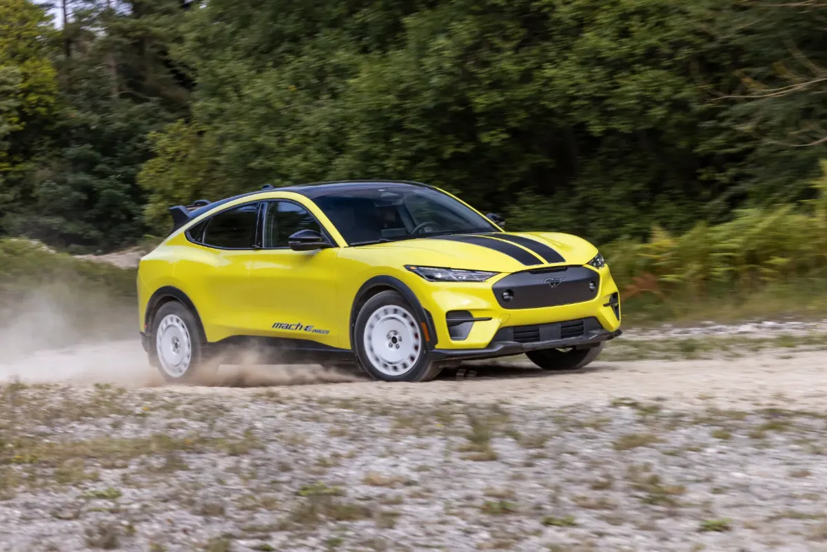 Električni SUV proti terenskim legendam z notranjim zgorevanjem: revolucija navora ali past v divjini? – slika 3