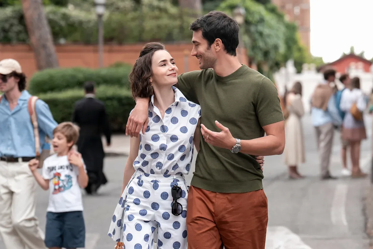 Emily in Paris 5. sezona: kdaj prihaja, kaj se zgodi v Rimu in kdo je novi tekmec Gabrielu?