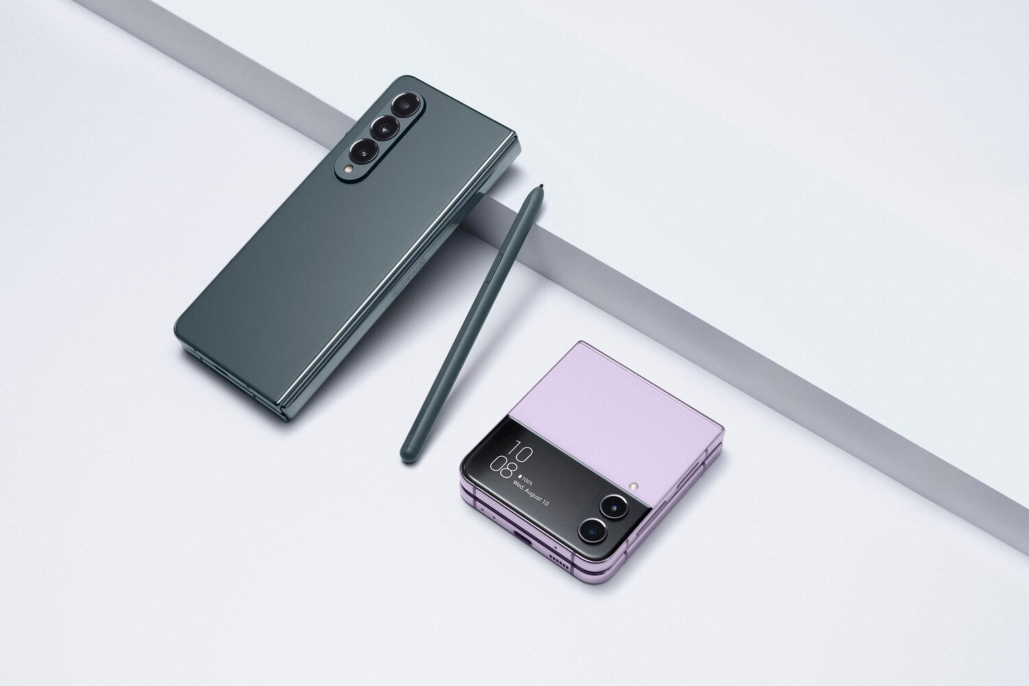 Epska ponudba – ob nakupu izbranih pametnih telefonov vam Samsung podarja uro Galaxy Watch5
