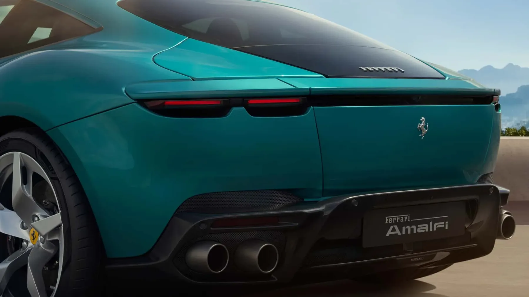 Ferrari Amalfi 2026 – 640 konjev čiste elegance, ki kliče po italijanskih cestah