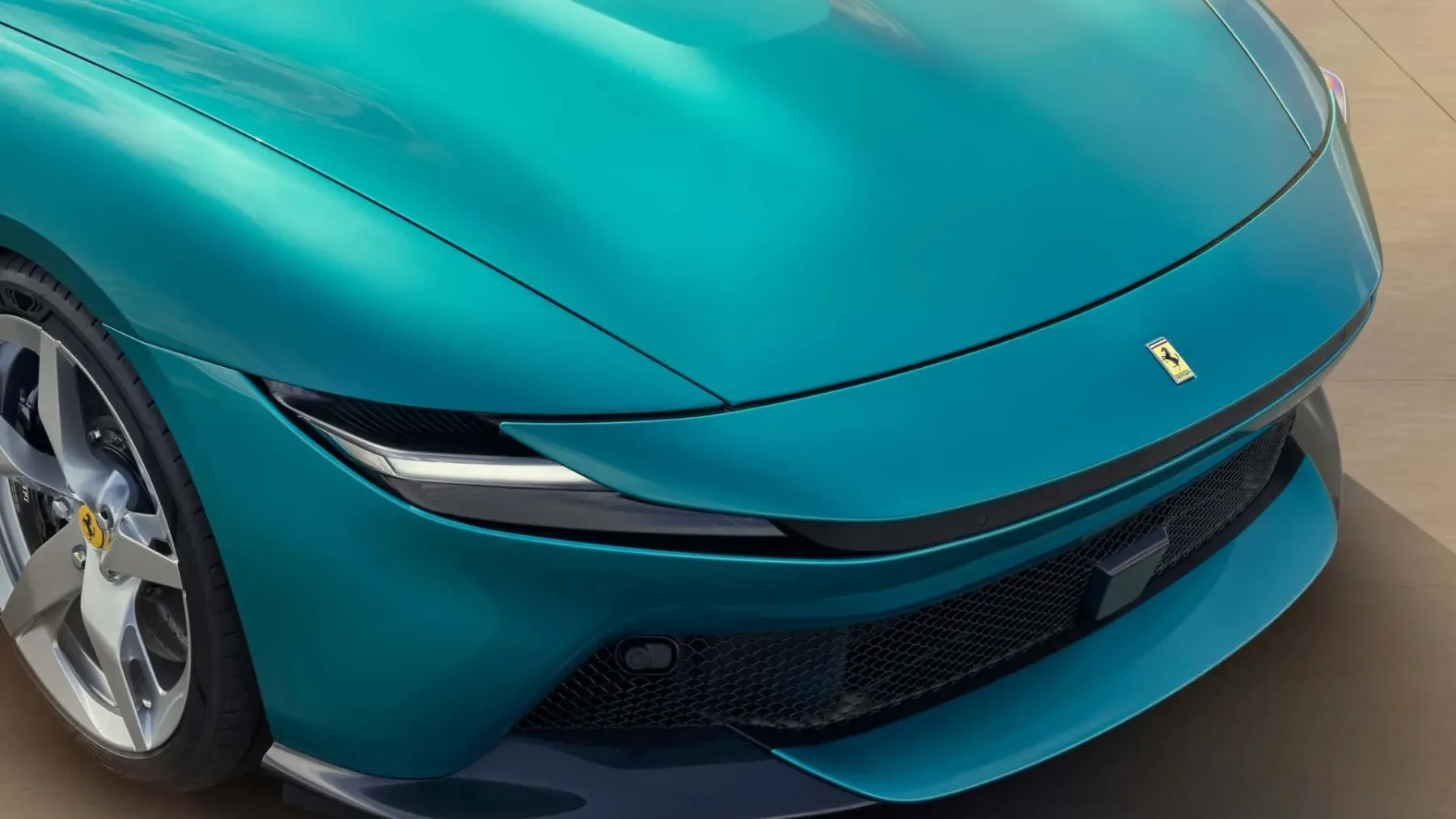 Ferrari Amalfi 2026 – 640 konjev čiste elegance, ki kliče po italijanskih cestah