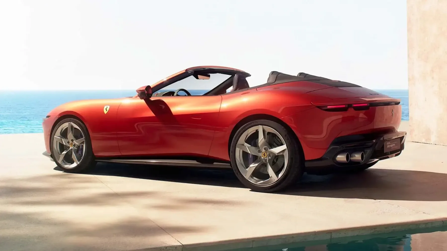 Ferrari Amalfi Spider: Ko popolnemu avtomobilu odrežejo streho in dodajo 631 konjev čiste poezije