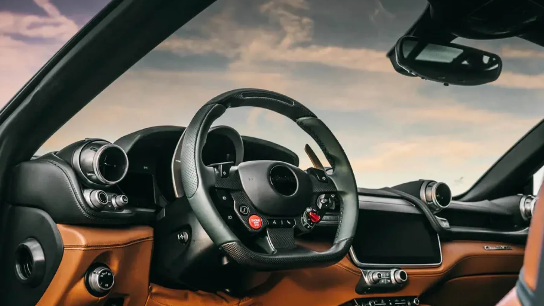 Ferrari GTC4Lusso postane terenska zver: GlasWerks Elevato 2025 prinaša V12 moč na makadam