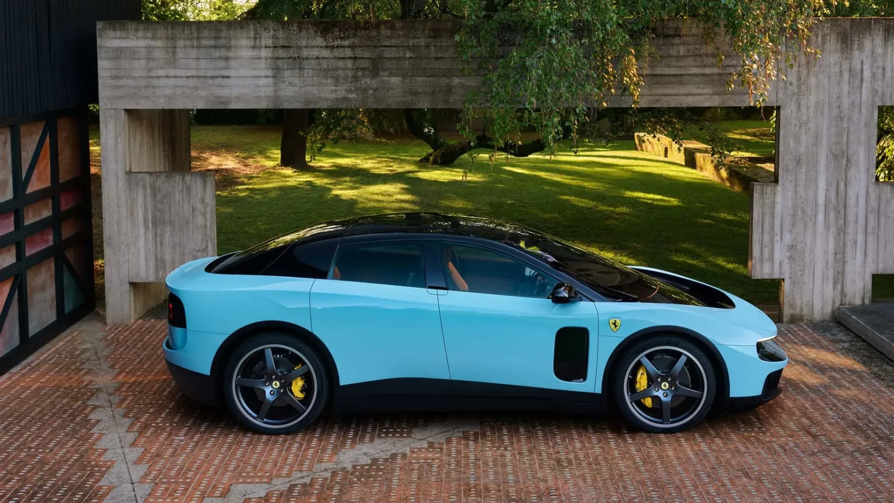Ferrari Luce: avtomobil, ki ga nihče ne razume — ker nihče več ne razume, kaj luksuz sploh je