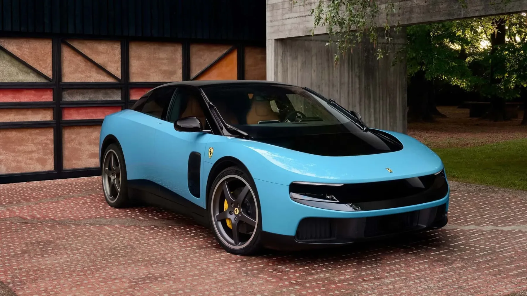 Ferrari Luce: avtomobil, ki ga nihče ne razume — ker nihče več ne razume, kaj luksuz sploh je
