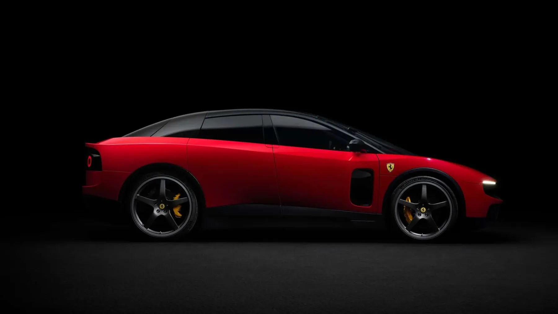 Ferrari Luce: avtomobil, ki ga nihče ne razume — ker nihče več ne razume, kaj luksuz sploh je