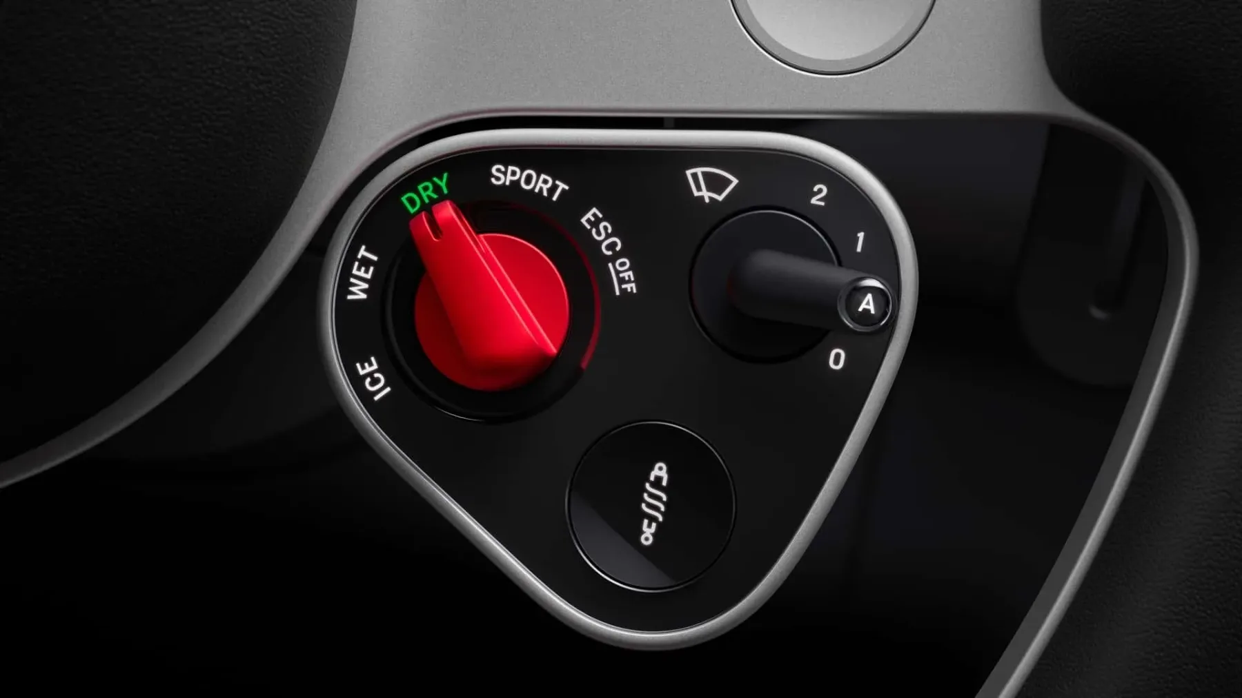 Ferrari Luce: Prvi električni Ferrari, ki je razpolovil internet – Genialnost ali jabolčna herezija?