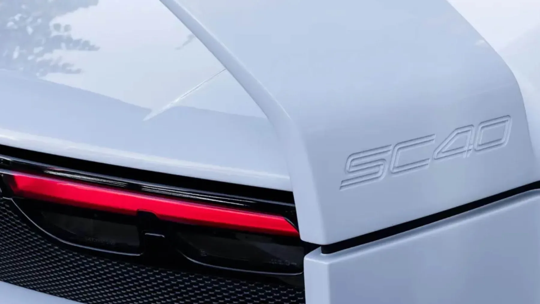 Ferrari SC40: Brutalna umetnina, ki časti F40 in zre v prihodnost