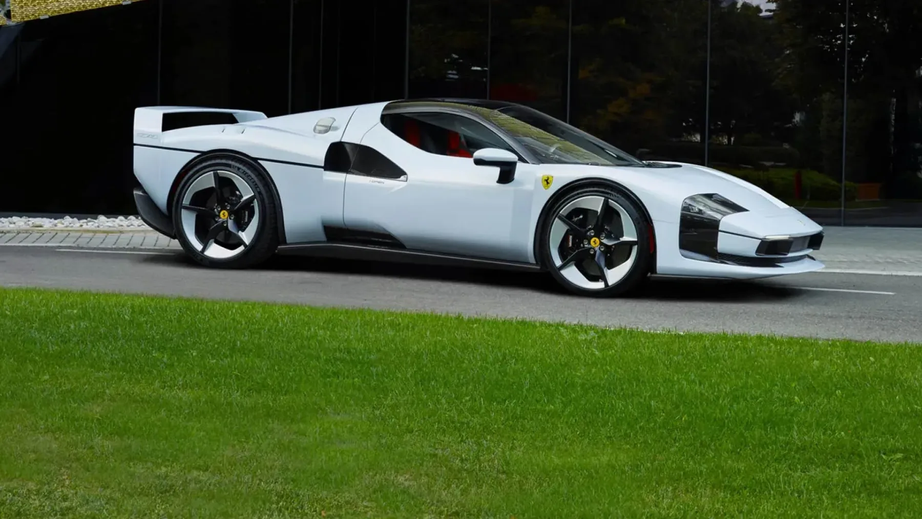 Ferrari SC40: Brutalna umetnina, ki časti F40 in zre v prihodnost