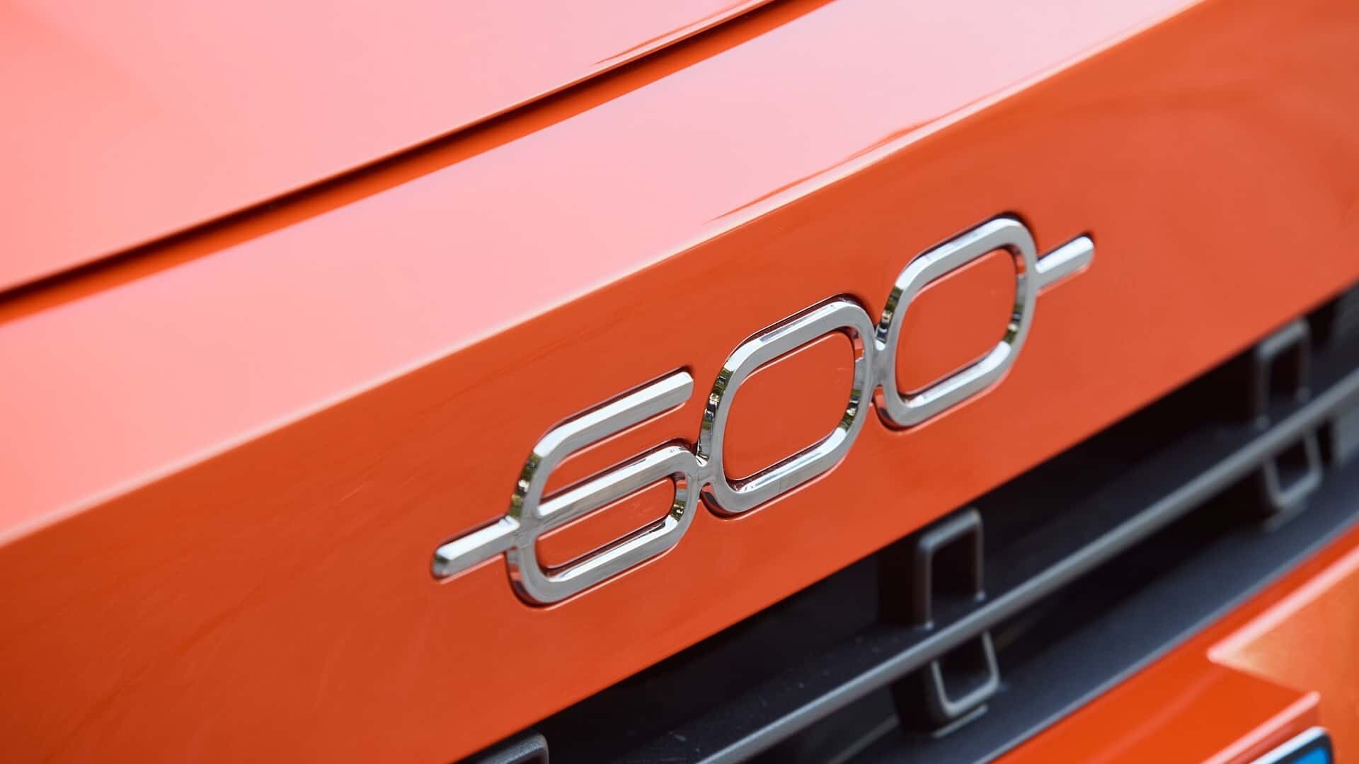 Fiat 600, oziroma Seicento je znova z nami: mestni križanec z Jeepovim DNK in zelenim srcem