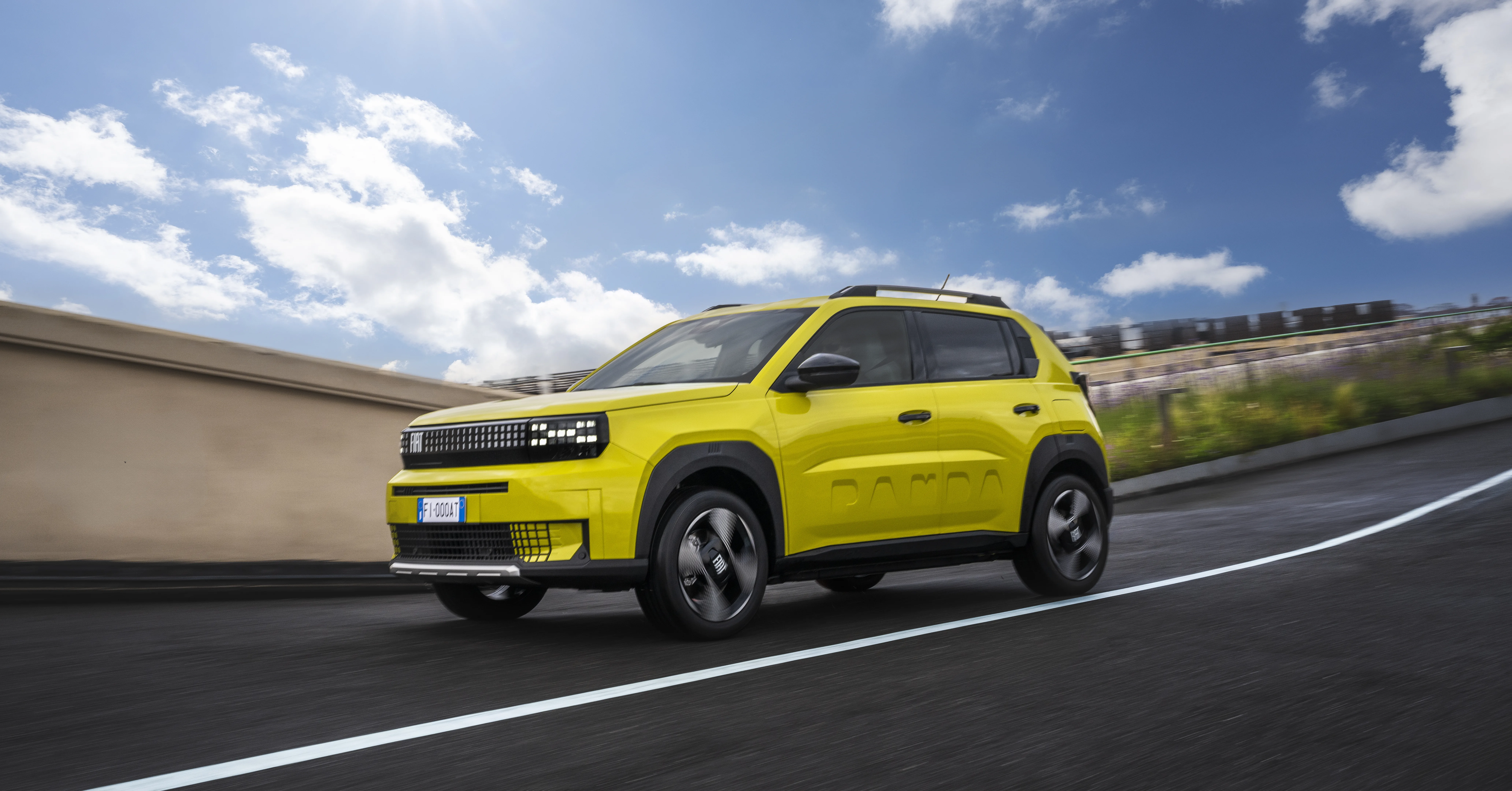 Fiat Grande Panda: električna evoluicja v retro škatlasti obliki, ki je zelo KUL