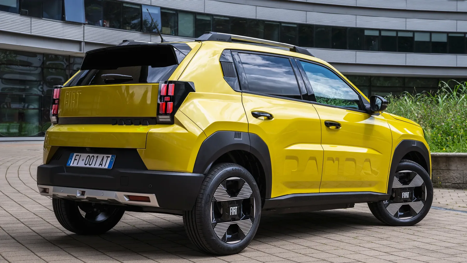 Fiat Grande Panda: vrnitev ikone z električnim pridihom in zanimivo ceno
