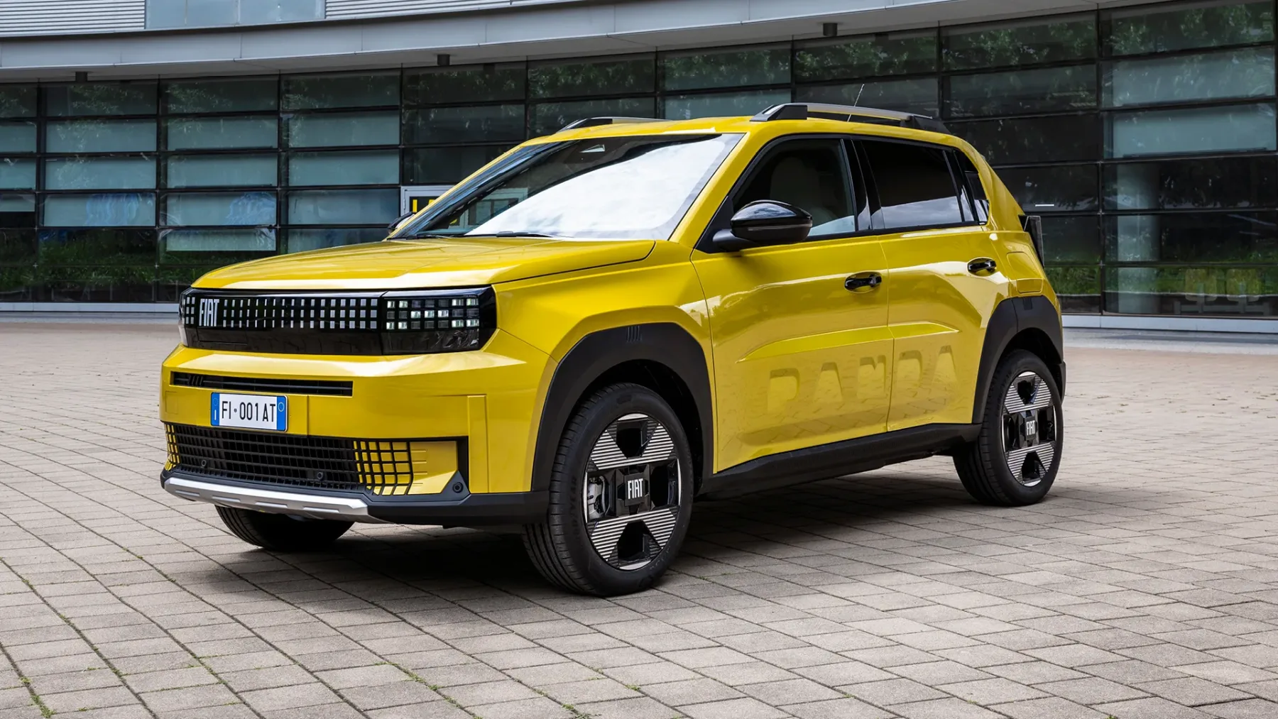 Fiat Grande Panda: vrnitev ikone z električnim pridihom in zanimivo ceno