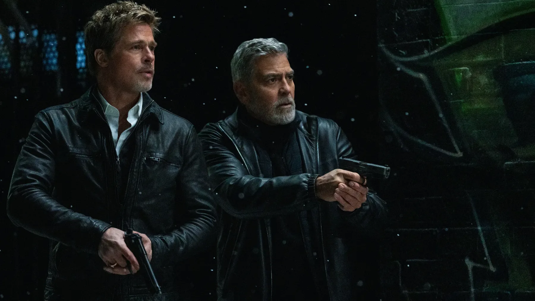 Film Wolfs 2024: Brad Pitt in George Clooney kot smrtonosni tandem v filmu “Wolfs”