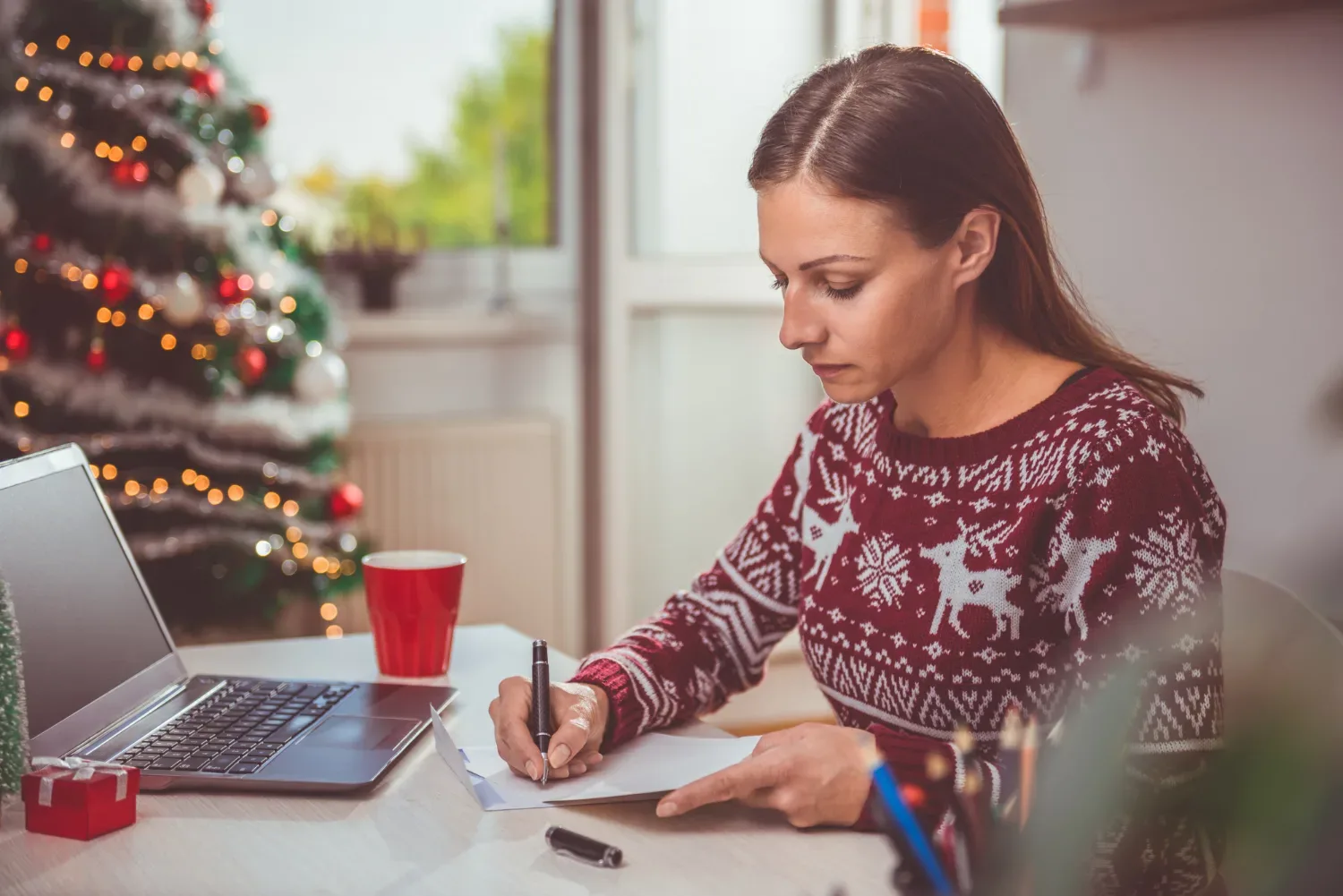 Finančni horoskop za december 2025: za eno znamenje bo december postal najbolj donosen mesec leta