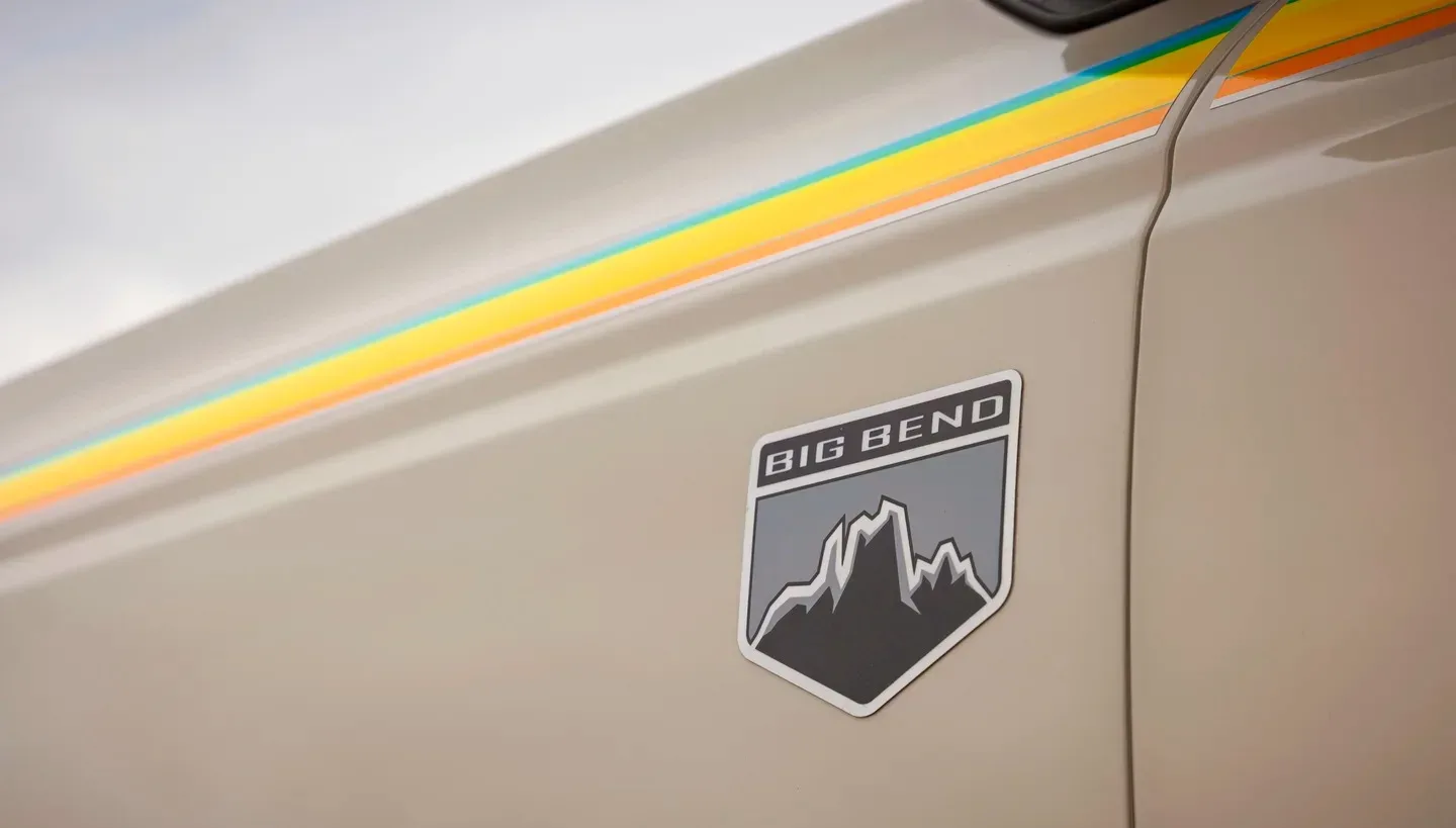 Ford Bronco Coastal Package 2025: terenec za sončne zahode in blatne vzpone