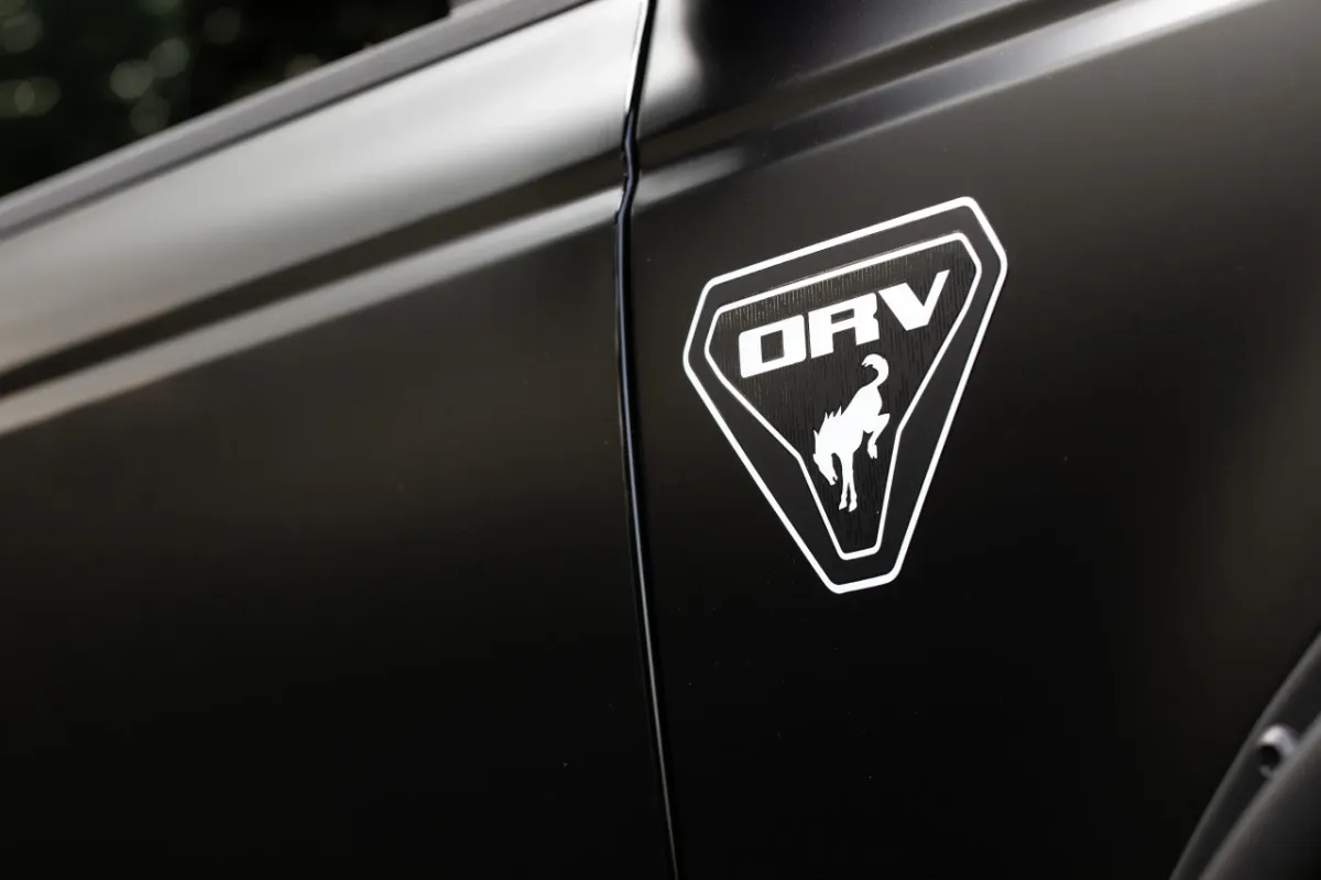 Ford Bronco ORV: Tovarniški paket z vzmetenjem FOX in oklepom Raptorja, ki ne izniči garancije – slika 4