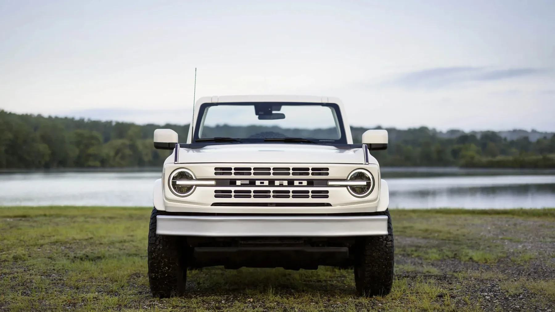 Ford Bronco Roadster Concept – čisti zrak, čiste korenine: radikalno preprost poklon U13 (1966) z Montereyja