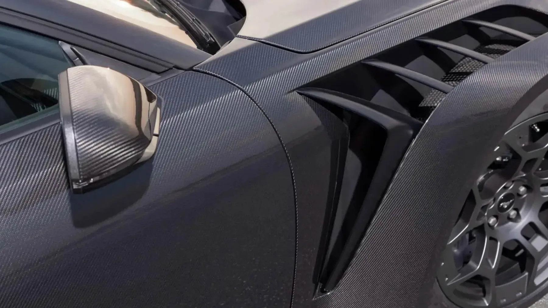 Ford Mustang GTD Liquid Carbon: ko poni sleče barvo in pokaže čisti karbon