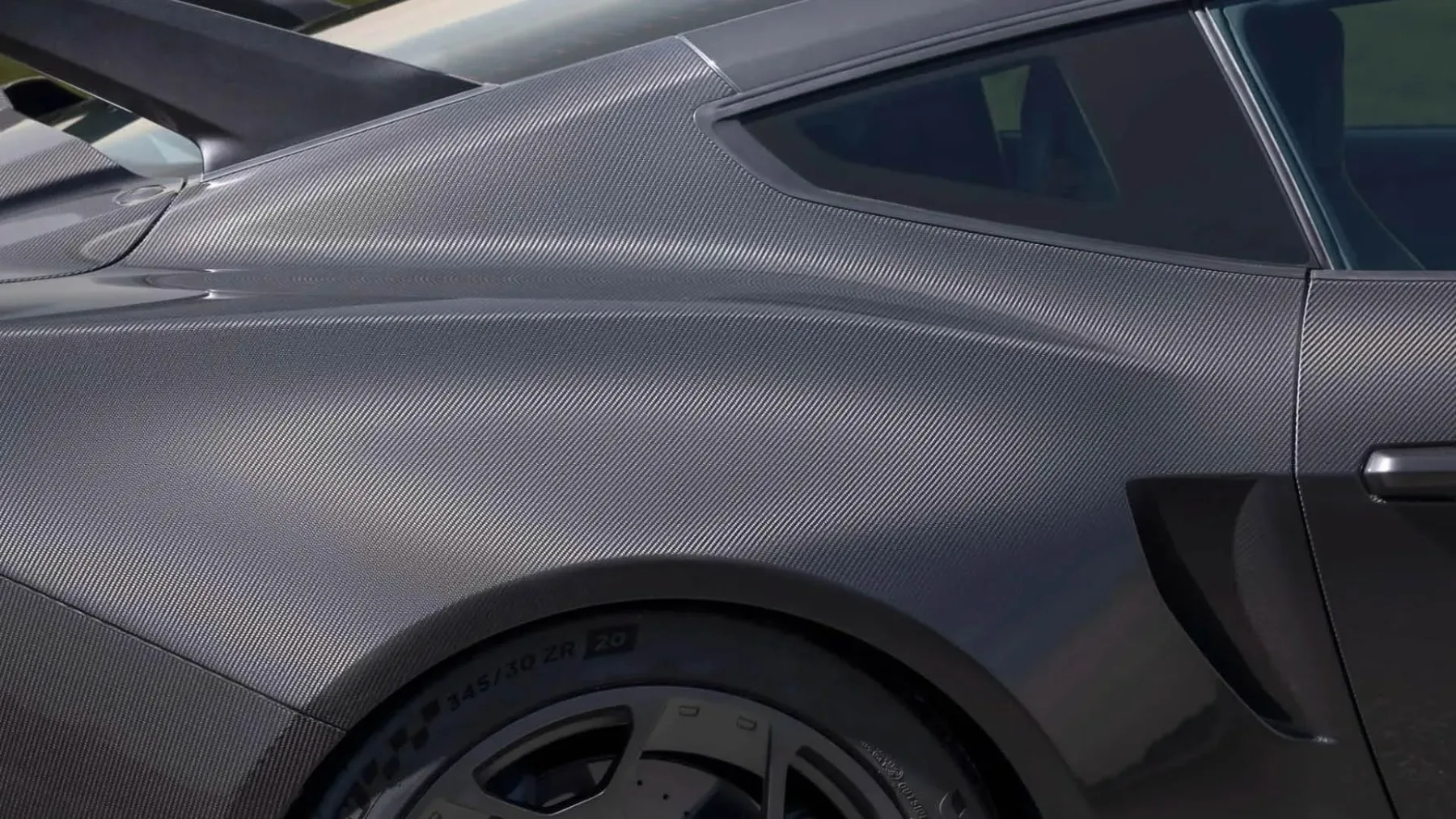 Ford Mustang GTD Liquid Carbon: ko poni sleče barvo in pokaže čisti karbon