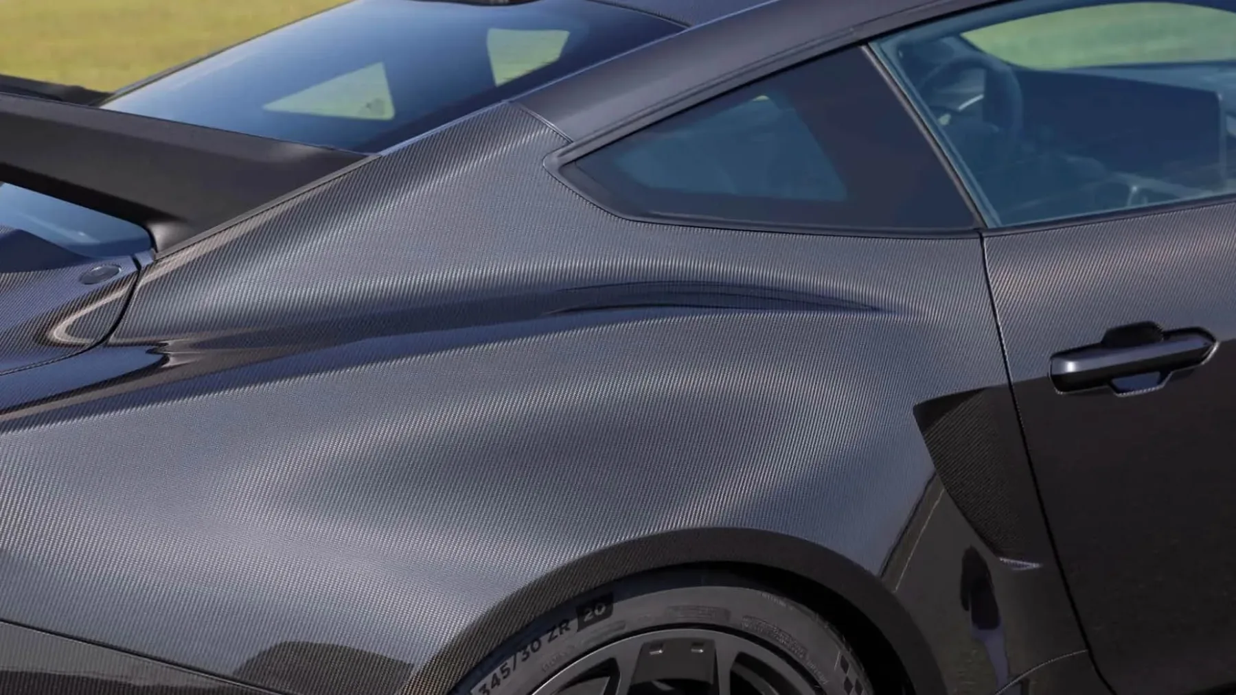 Ford Mustang GTD Liquid Carbon: ko poni sleče barvo in pokaže čisti karbon