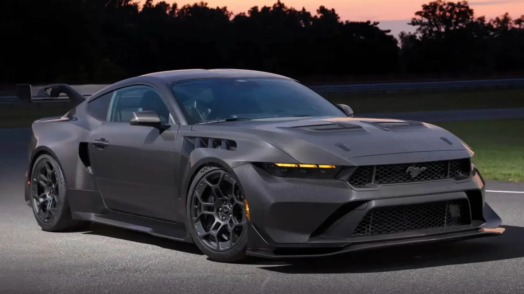 Ford Mustang GTD Liquid Carbon: ko poni sleče barvo in pokaže čisti karbon