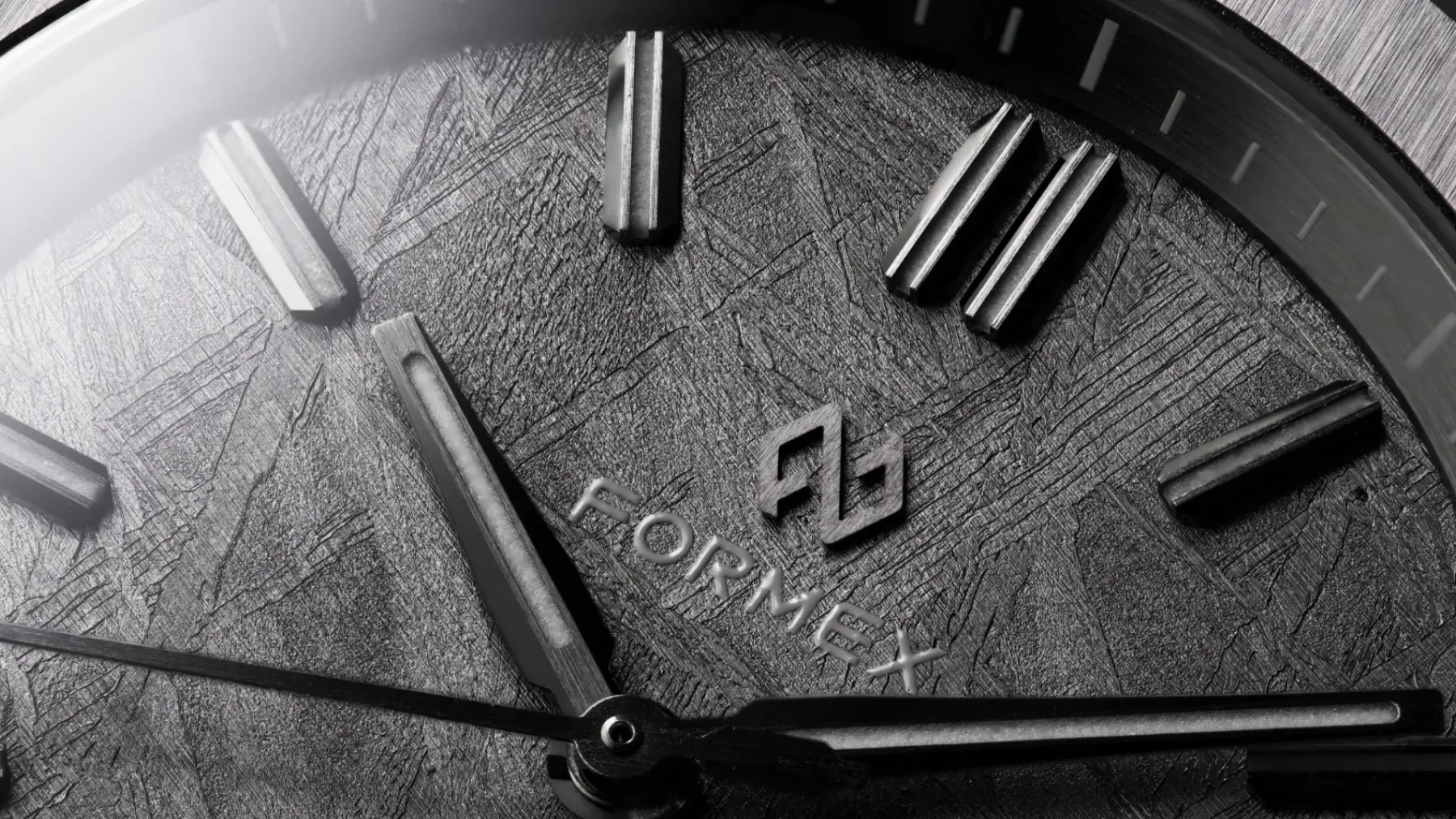 Formex Essence Ceramica Dark Matter 2025: Vesoljska tehnologija na vašem zapestju za ceno, ki preseneča