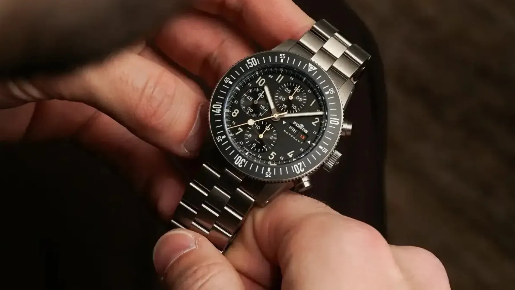 Fortis Novonaut N-42 Titanium Legacy: Titan, ki meri čas v svetlobnih letih