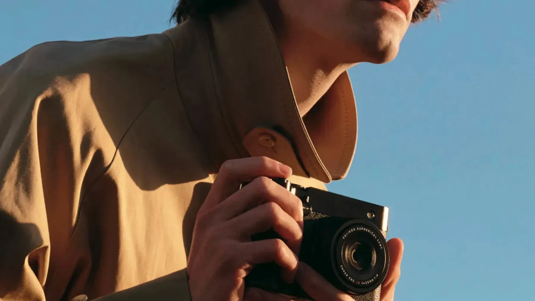 Fujifilm GFX100RF: Najbolj futuristična retro kamera doslej