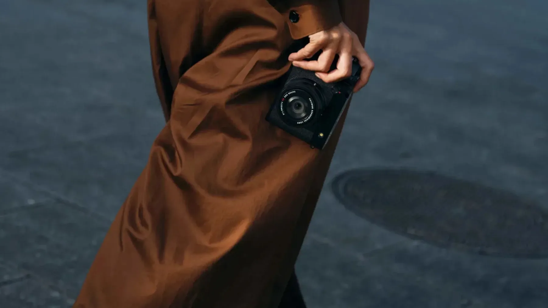 Fujifilm GFX100RF: Najbolj futuristična retro kamera doslej