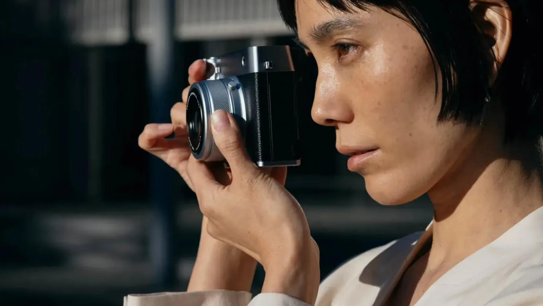 Fujifilm GFX100RF: Najbolj futuristična retro kamera doslej