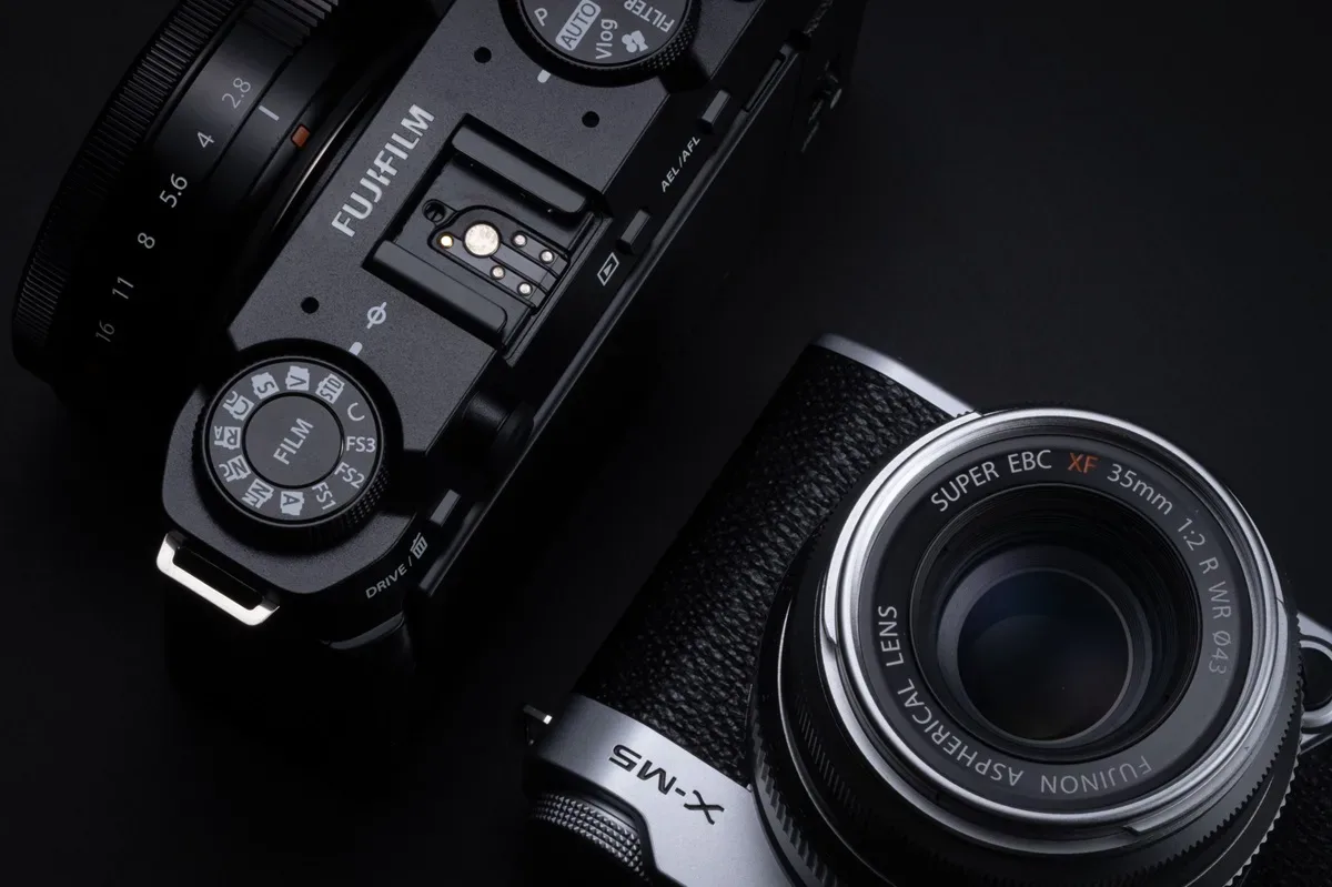Fujifilm X-M5: popoln vlogerski fotoaparat za proračunsko ceno?