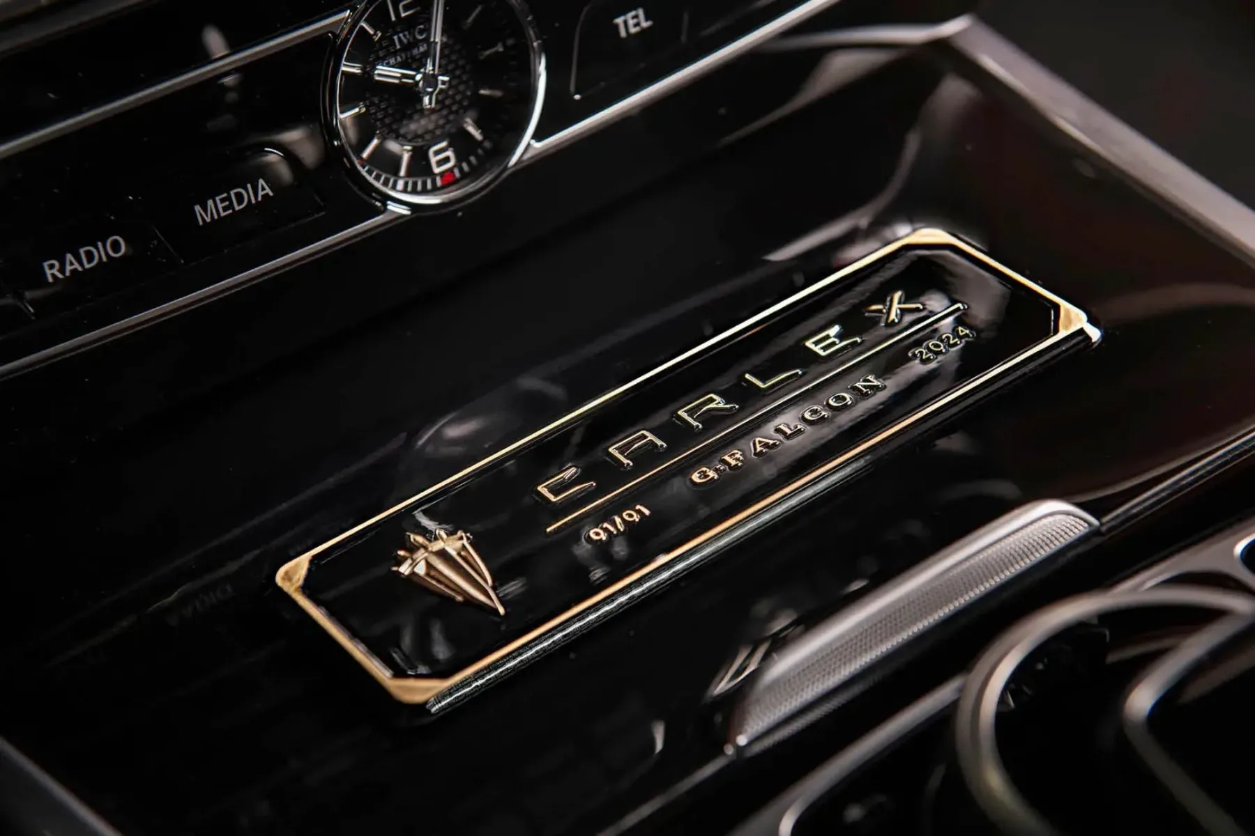 G-Falcon Carlex: Mercedes G63 spremenjen ekstravagantno lovsko skulpturo – ker zakaj pa ne?