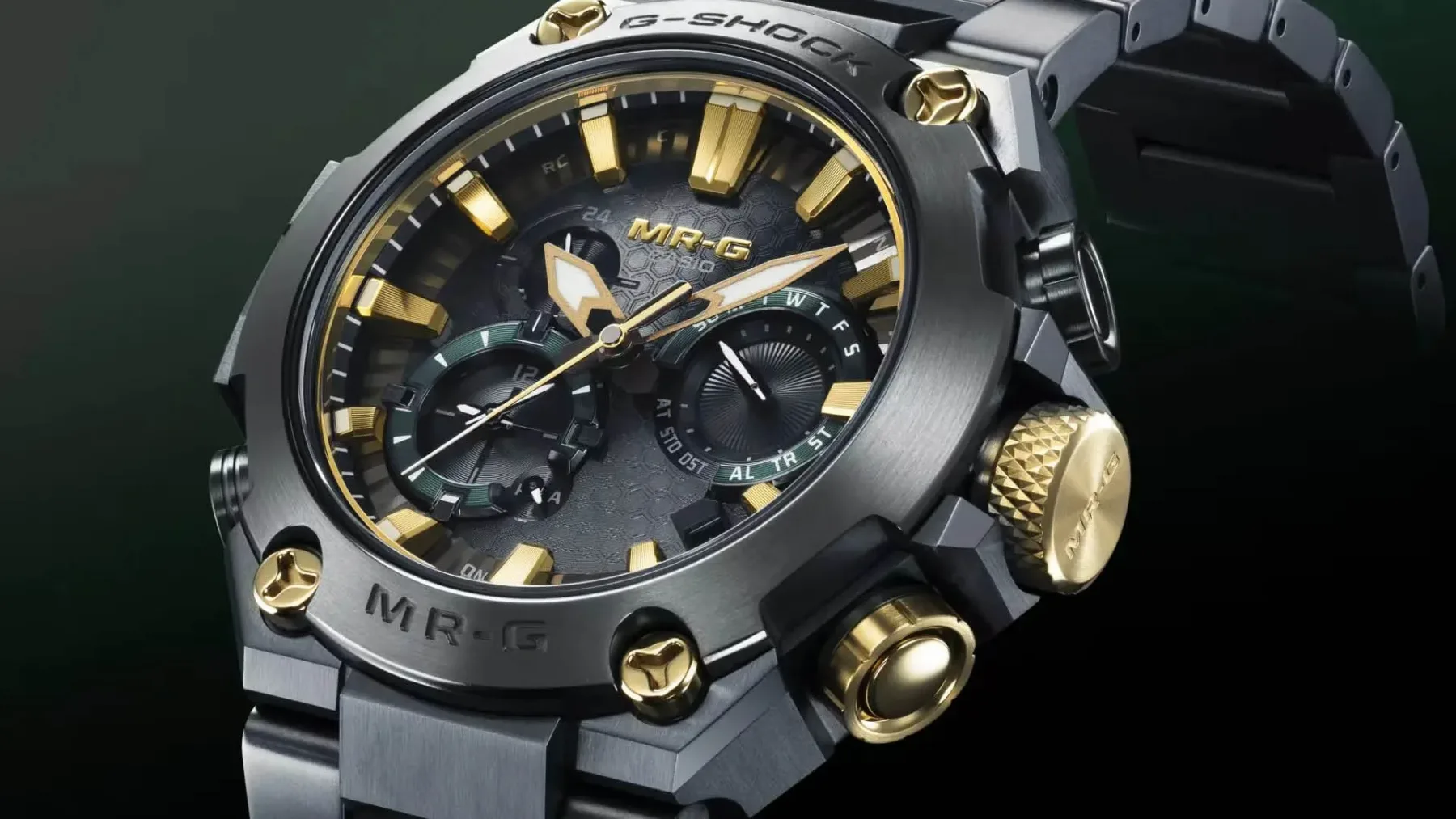G-SHOCK združuje robustnost s samurajsko eleganco v novih G-SHOCK MR-G modelih za 3.300 $/€