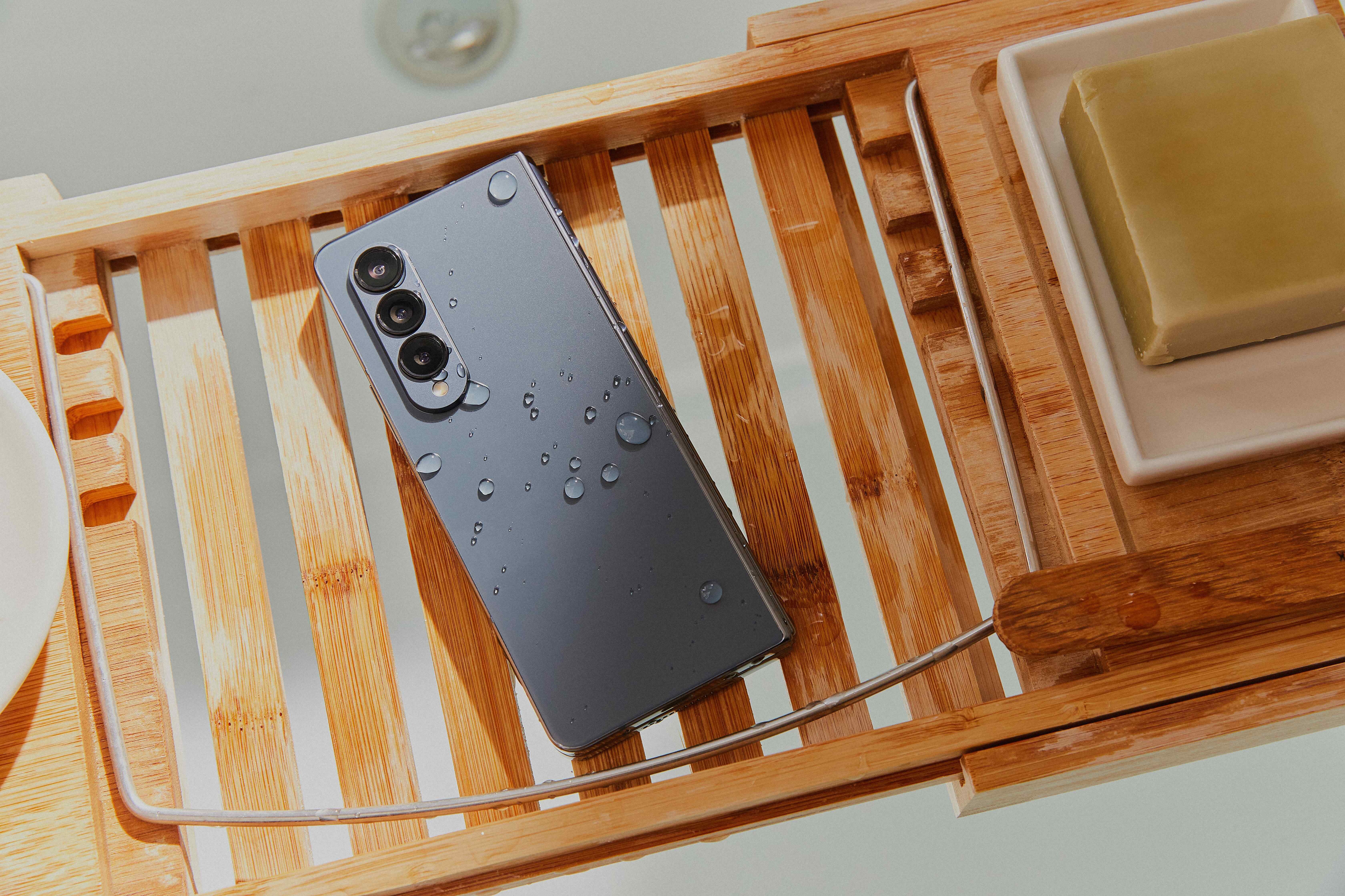 Galaxy Z Fold4 – pametni telefon, s katerim si boste lažje privoščili podaljšan vikend